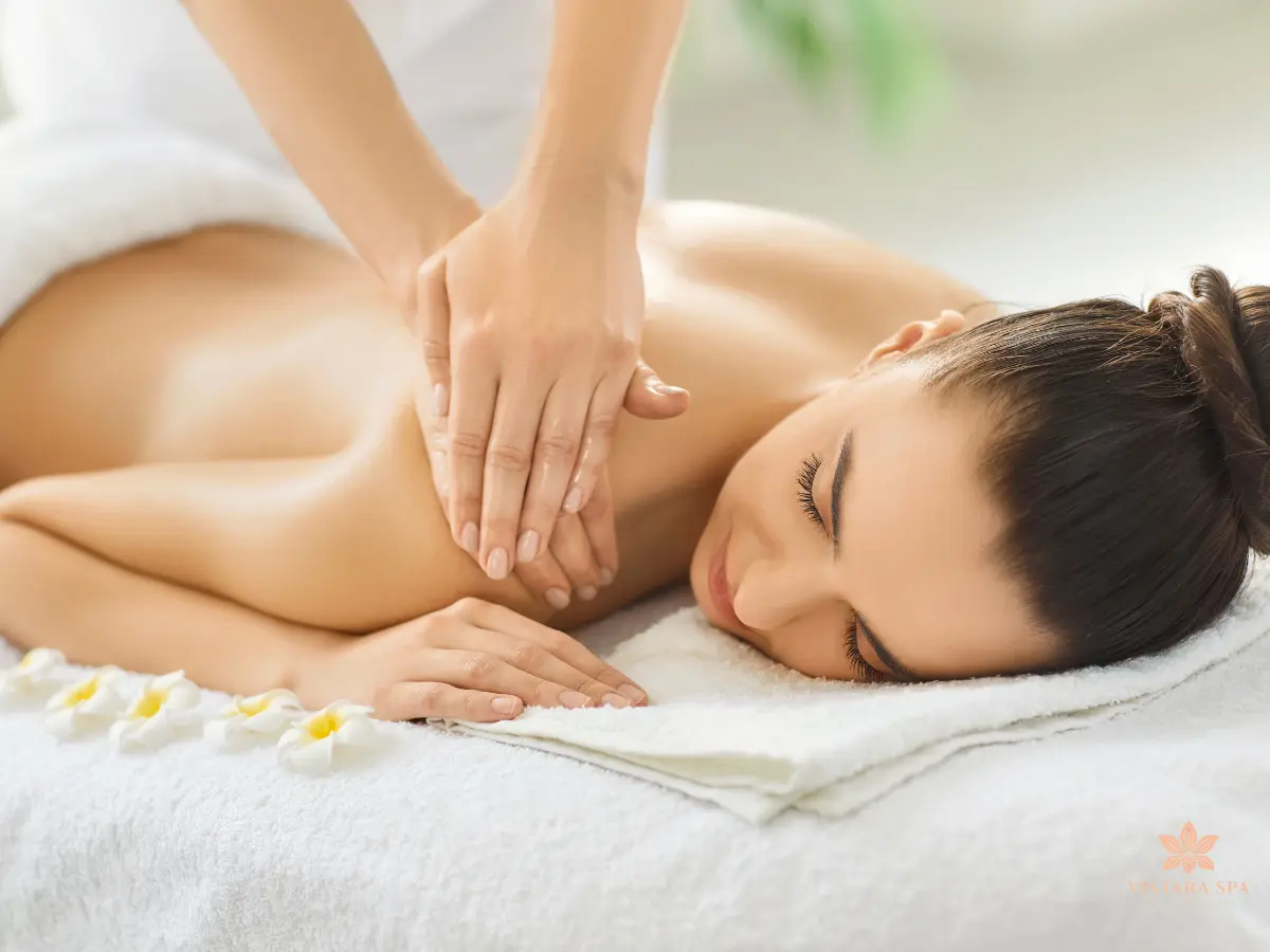 Lomi Lomi massage by Vistara